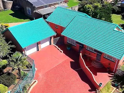 4 Bedroom House For Sale in Krugersdorp - rwV9.webp