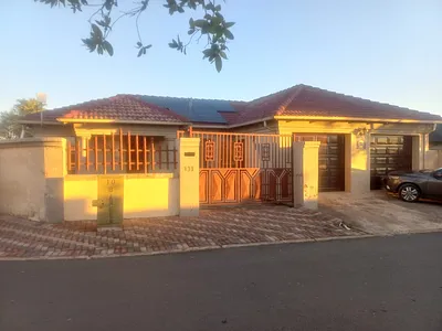 2 Bedroom House To Rent in Roodepoort - fqCB.webp