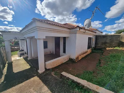 3 Bedroom House For Sale in Johannesburg - vOdR.webp