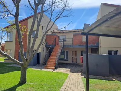 1 Bedroom Apartment For Sale in Roodepoort - kLeu.webp