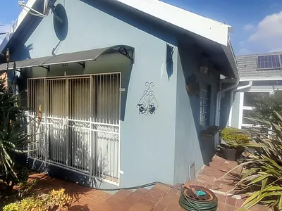 1 Bedroom Apartment To Rent in Roodepoort - img