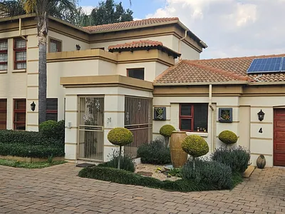 3 Bedroom Townhouse For Sale in Heidelberg - img