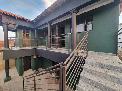 Room To Rent in Soweto - O5iH.webp