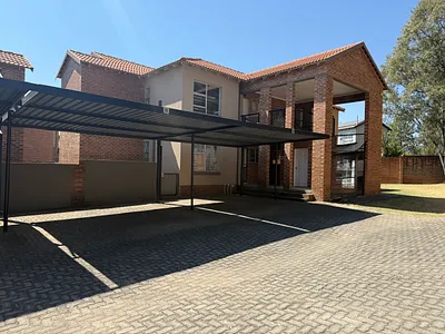 3 Bedroom Townhouse For Sale in Roodepoort - bbtm.webp