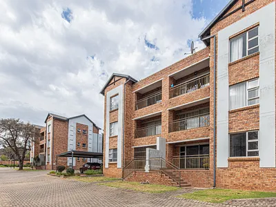 2 Bedroom Apartment For Sale in Randburg - feSu.webp