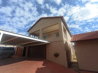 2 Bedroom Apartment To Rent in Roodepoort - MxSS.webp