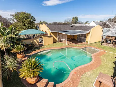 4 Bedroom House For Sale in Helikonpark, Randfontein - lvya.webp