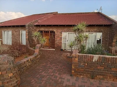 3 Bedroom House For Sale in Meyerton - TY1X.webp