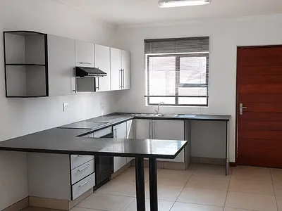 2 Bedroom Apartment To Rent in Johannesburg - AfzV.webp