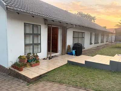 3 Bedroom House To Rent in Centurion - xFN3.webp