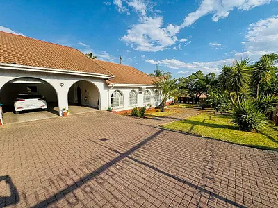 6 Bedroom House For Sale in Centurion - WdeT.webp