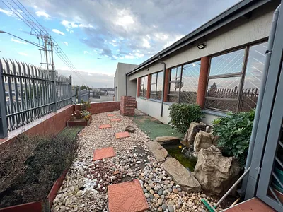 5 Bedroom House For Sale in Centurion - 7zie.webp