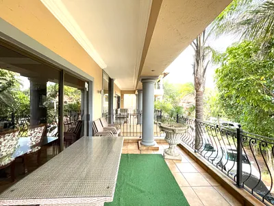 4 Bedroom Apartment To Rent in Umhlanga - 584c.webp