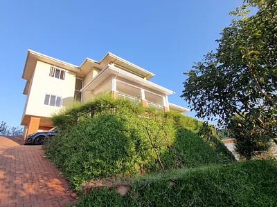 4 Bedroom Townhouse To Rent in Mount Edgecombe - img