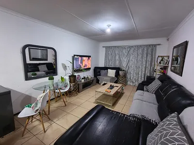 3 Bedroom Townhouse To Rent in Centurion - Dl76.webp