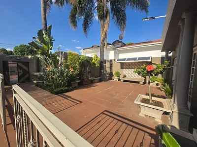 3 Bedroom House For Sale in Johannesburg - 81j7.webp