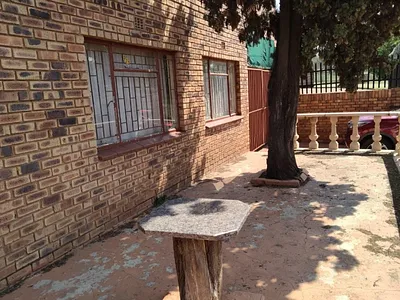 10 Bedroom House For Sale in Centurion - PpYn.webp