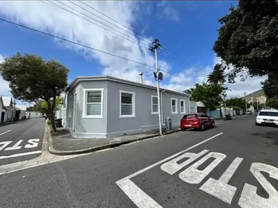 2 Bedroom House To Rent in Cape Town - En4C.webp