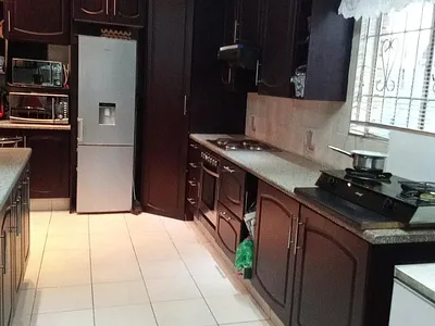 5 Bedroom House For Sale in Johannesburg - img