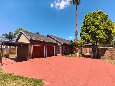 3 Bedroom House To Rent in Centurion - PQBz.webp