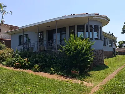 4 Bedroom House For Sale in Isipingo - img