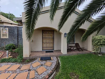 6 Bedroom House For Sale in Centurion - dVUr.webp