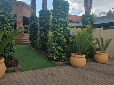 5 Bedroom House For Sale in Centurion - img