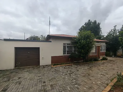3 Bedroom House For Sale in Roodepoort - img