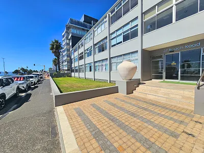 0.5 Bedroom Apartment To Rent in Cape Town - qg2e.webp