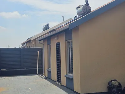 2 Bedroom House For Sale in Alberton - cXtg.webp