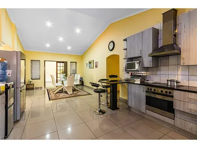 5 Bedroom House For Sale in Pretoria - img