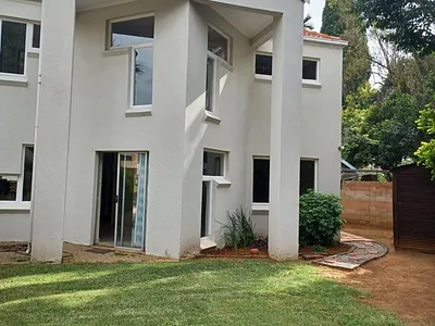 3 Bedroom Townhouse For Sale in Centurion - img