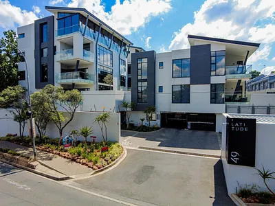 3 Bedroom Apartment For Sale in Johannesburg - img