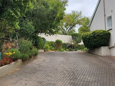 3 Bedroom Townhouse To Rent in Sandton - img