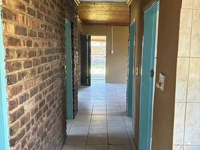 3 Bedroom House To Rent in Belfast - XTLz.webp