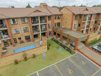 2 Bedroom Townhouse For Sale in Randburg - img
