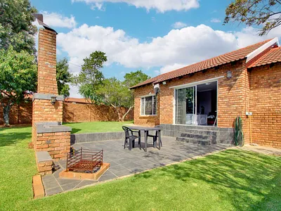 2 Bedroom Townhouse For Sale in Roodepoort - DAbx.webp