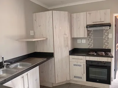 3 Bedroom Townhouse To Rent in Pretoria - img