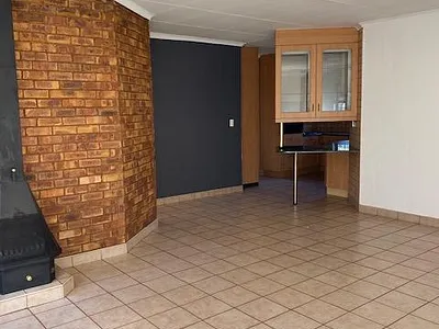 3 Bedroom Townhouse For Sale in Pretoria - img