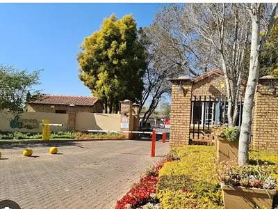 2 Bedroom Townhouse To Rent in Pretoria - img