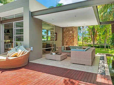 4 Bedroom House For Sale in Sandton - cpUb.webp