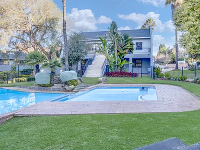 2 Bedroom Townhouse For Sale in Randburg - DsCf.webp