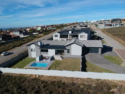 3 Bedroom House For Sale in Jeffreys Bay - nPb1.webp