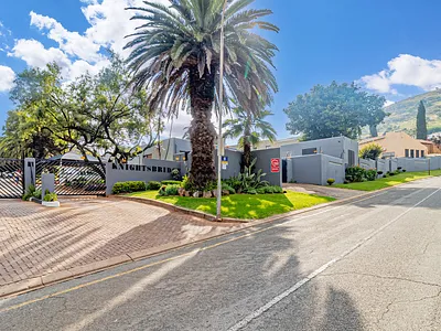 1 Bedroom Townhouse For Sale in Johannesburg - B7rC.webp
