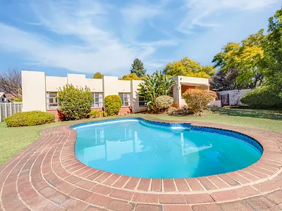 4 Bedroom House For Sale in Randburg - tRHt.webp
