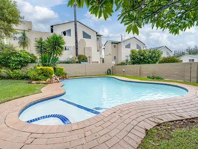2 Bedroom Townhouse For Sale in Randburg - img