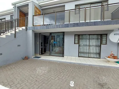 2 Bedroom Apartment For Sale in Hartenbos - qmIi.webp