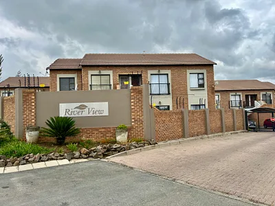 2 Bedroom Apartment For Sale in Secunda - img