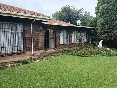 4 Bedroom House For Sale in Delmas - img