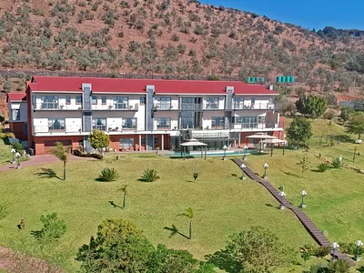 5 Bedroom House For Sale in Roodepoort - img